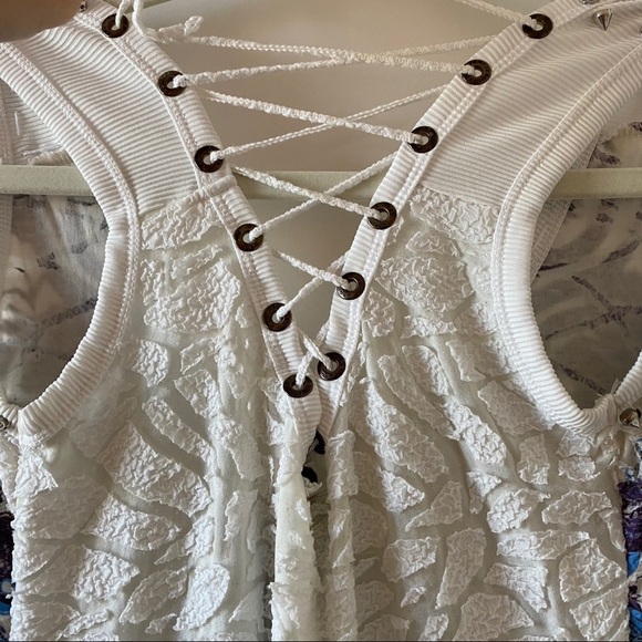 Zarga white glittery pattern dress with lace back - Picture 6 of 8